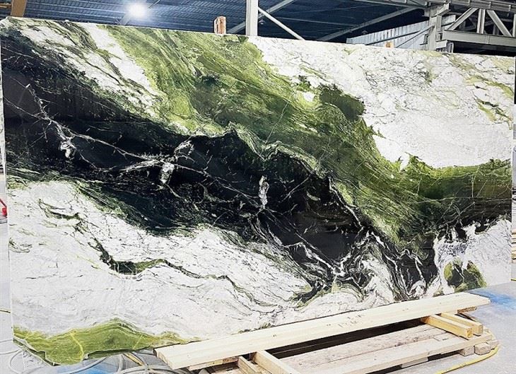 Yeşil Damarlı Beyaz Mermer